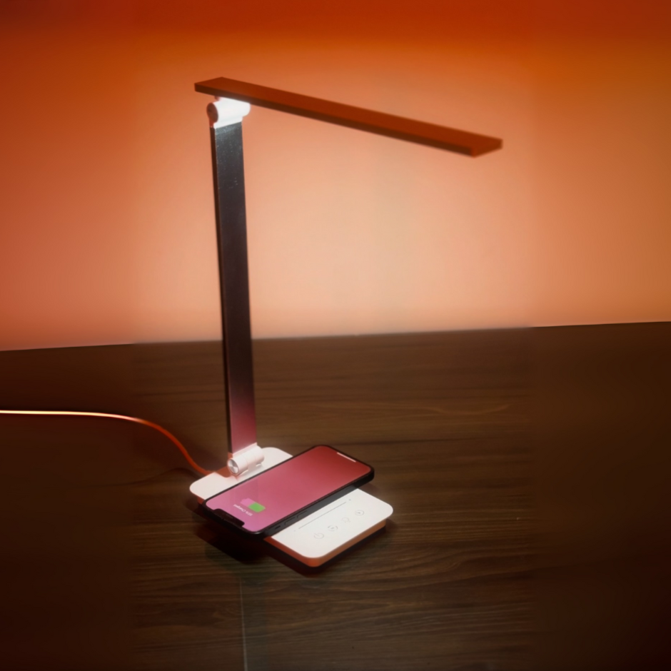 Flexible Desk Lamp With Phone Charger
